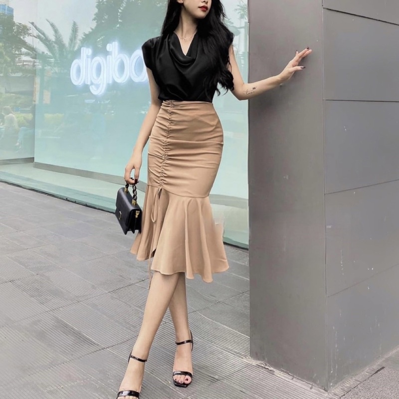 Set chân váy đuôi cá kết hợp cùng áo cổ đổ siêu gợi cảm và tôn dáng mặc set này cảm giác mông to eo thon vô cùng