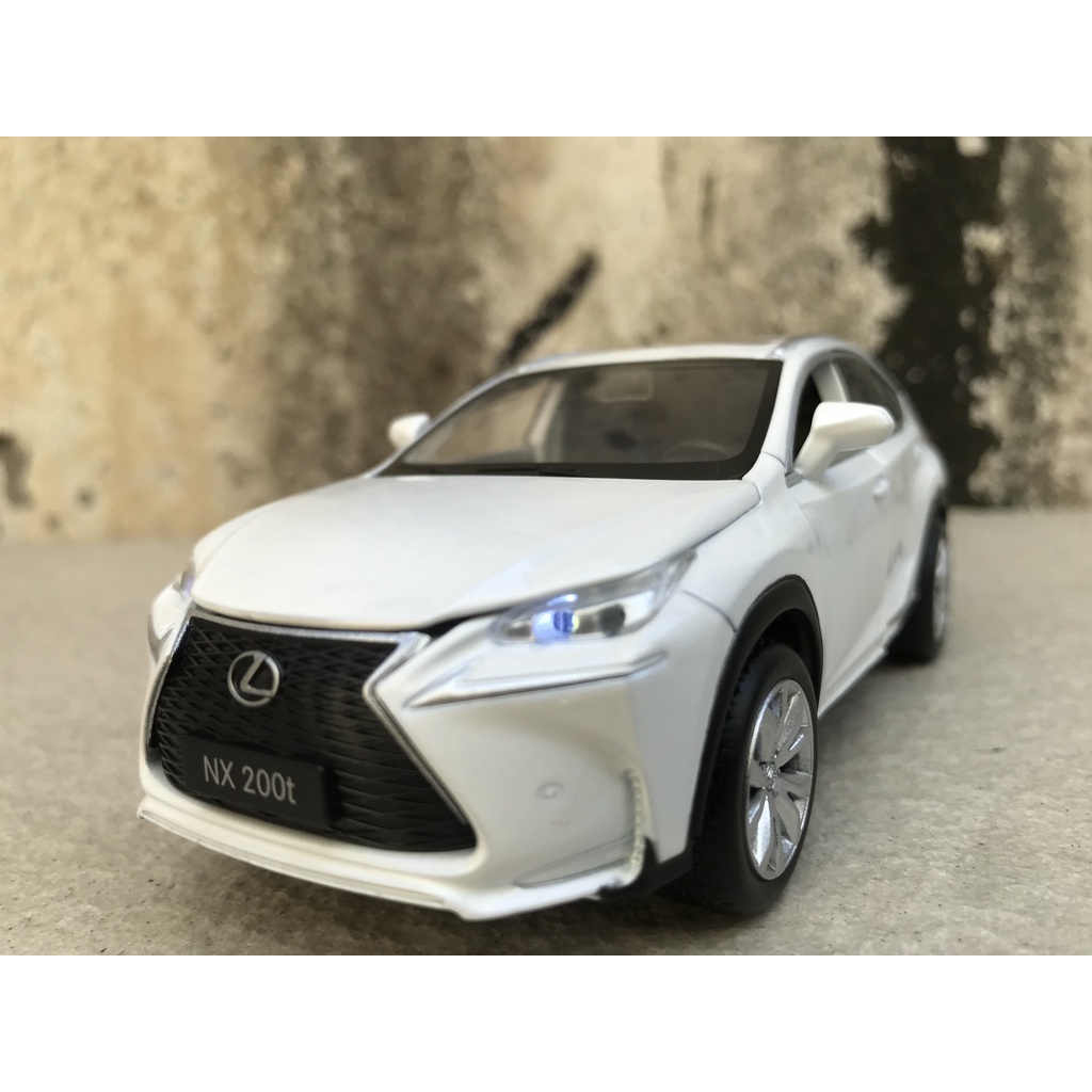 Mô hình xe LEXUS NX200T 1:32