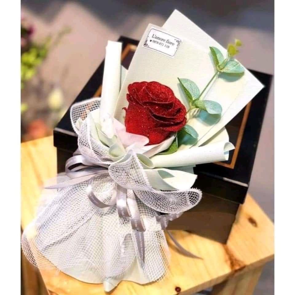 Bó 1 bông hồng nhũ, sáp gói kiểu xinh xắn, kèm túi kính và thiệp chúc mừng phù hợp làm quà 20/11, 20/10..