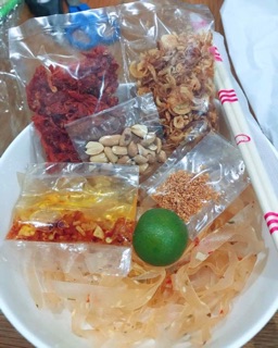 Bánh tráng trộn tây ninh