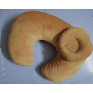 Gối cho con bú