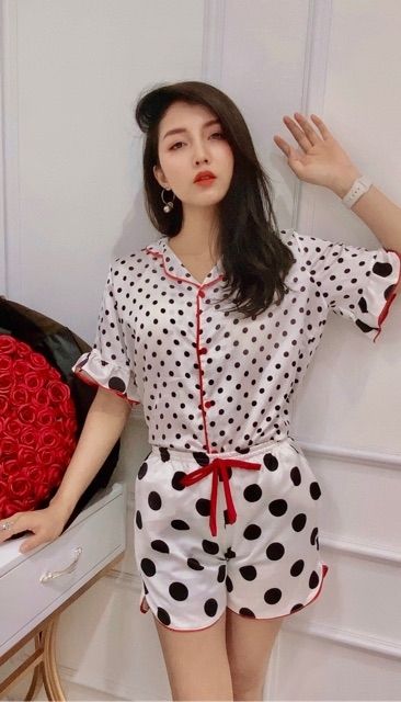 Đồ ngủ pijama lụa cao cấp chấm bi | BigBuy360 - bigbuy360.vn