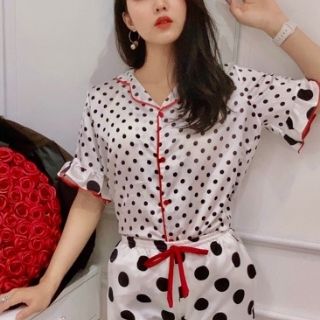 Đồ ngủ pijama lụa cao cấp chấm bi