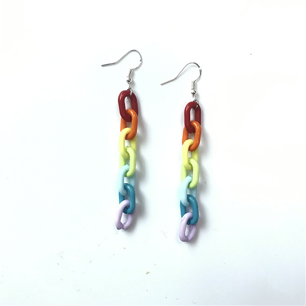 Khuyên tai nữ dáng dài phong cách độc đáo và cá tính