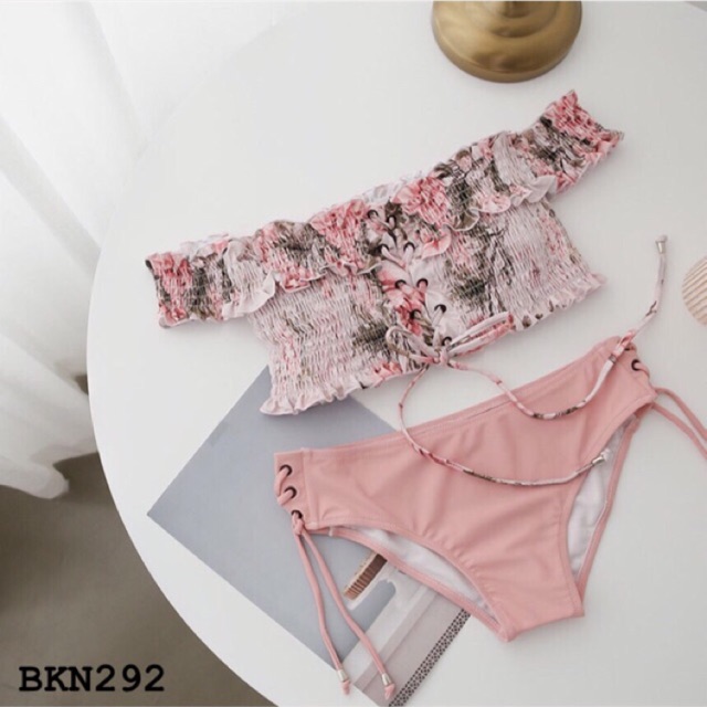 [BKN292] &lt;HÀN&gt; SET BIKINI HỒNG TRỄ VAI KIỂU HÀN
