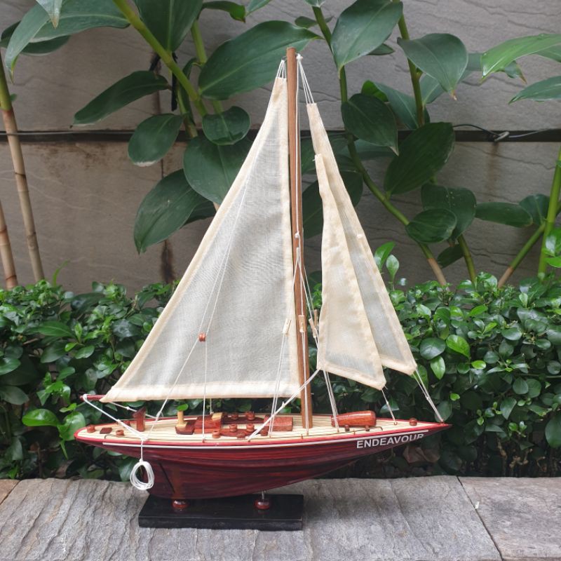 Du thuyền ENDEAVOUR mô hình