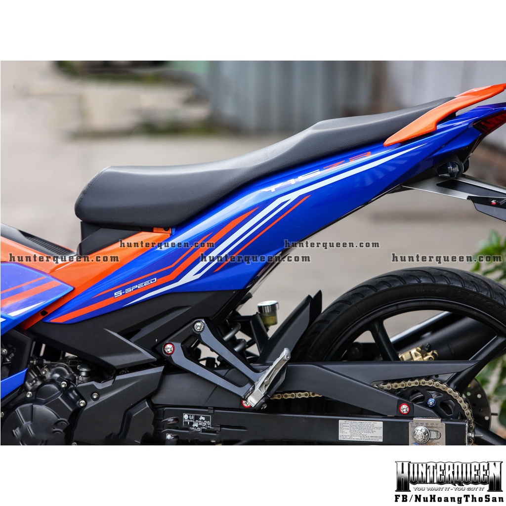 Tem ghép cao cấp trắng cam. Dán trên mọi màu xe Exciter 150, thay đổi theo yêu cầu