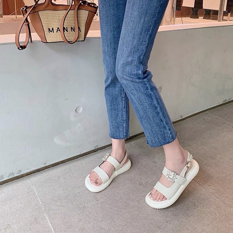 Sandal cao su đế bằng hottrend