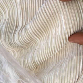 Vải dập ly thun kem và voan đen