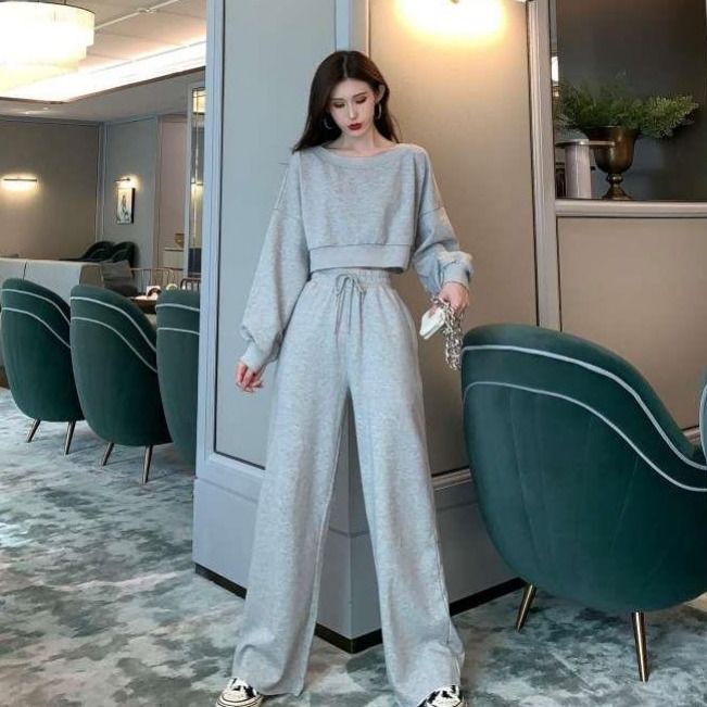 Bộ Áo Sweater Ngắn Dáng Ôm Phối Quần Dài Ống Rộng Thời Trang 2022 Cho Nữ