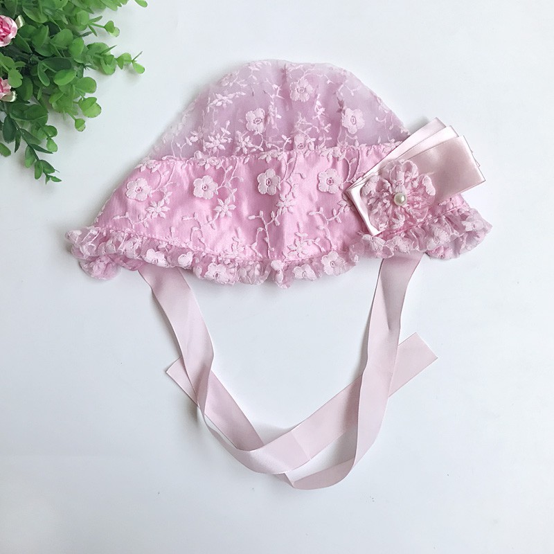 Mũ có dây cột, họa tiết ren hoa + đính hạt dễ thương cho bé gái