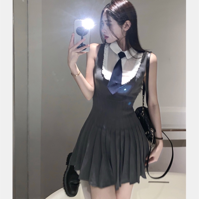 Đầm Xếp Ly Sát Nách Cổ Bẻ Thời Trang Trẻ Trung Cho Nữ