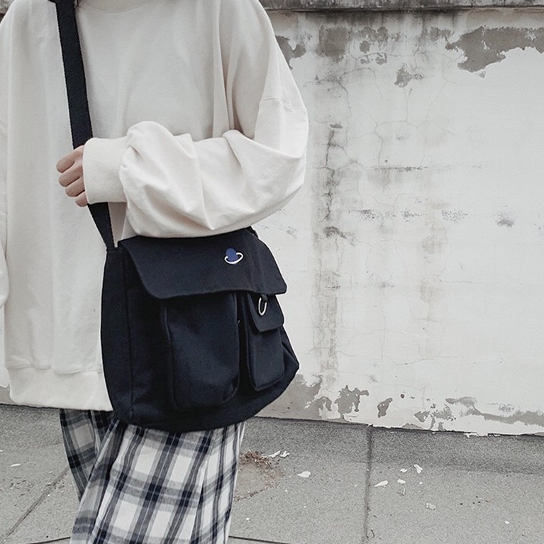 1333744Harajuku Planet Crossbody ins tooling Hong Kong men and women canvas bag