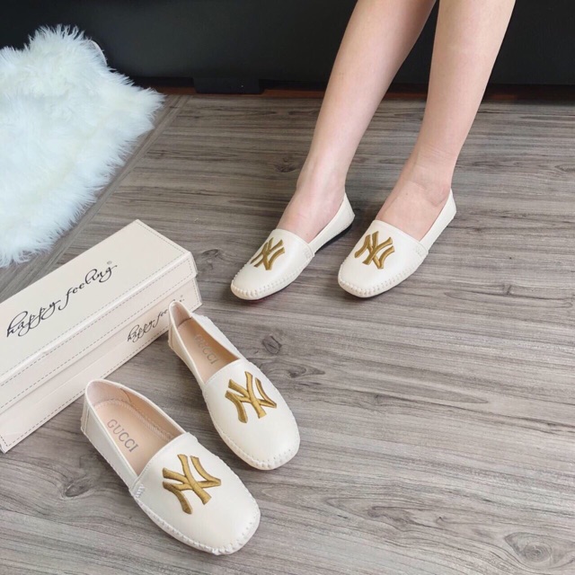 ] Giày lười thêu NY da mềm êm chân
