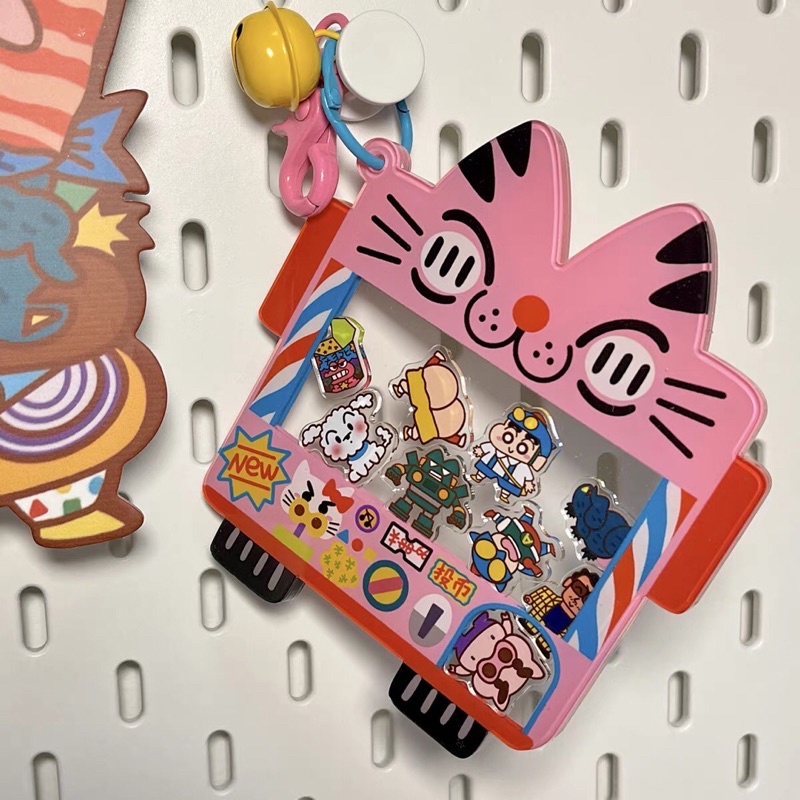 MÓC KHÓA SHAKER ACRYLIC HOẠT HÌNH SHIN CẬU BÉ BÚT CHÌ