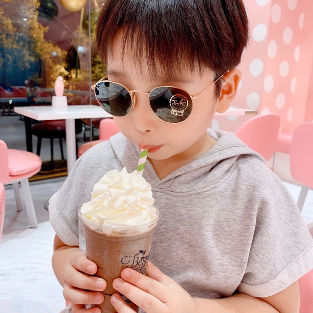 Kính Rayban Kid siêu kute - Size 47 dành cho các bé từ 3 tuổi trở lên.