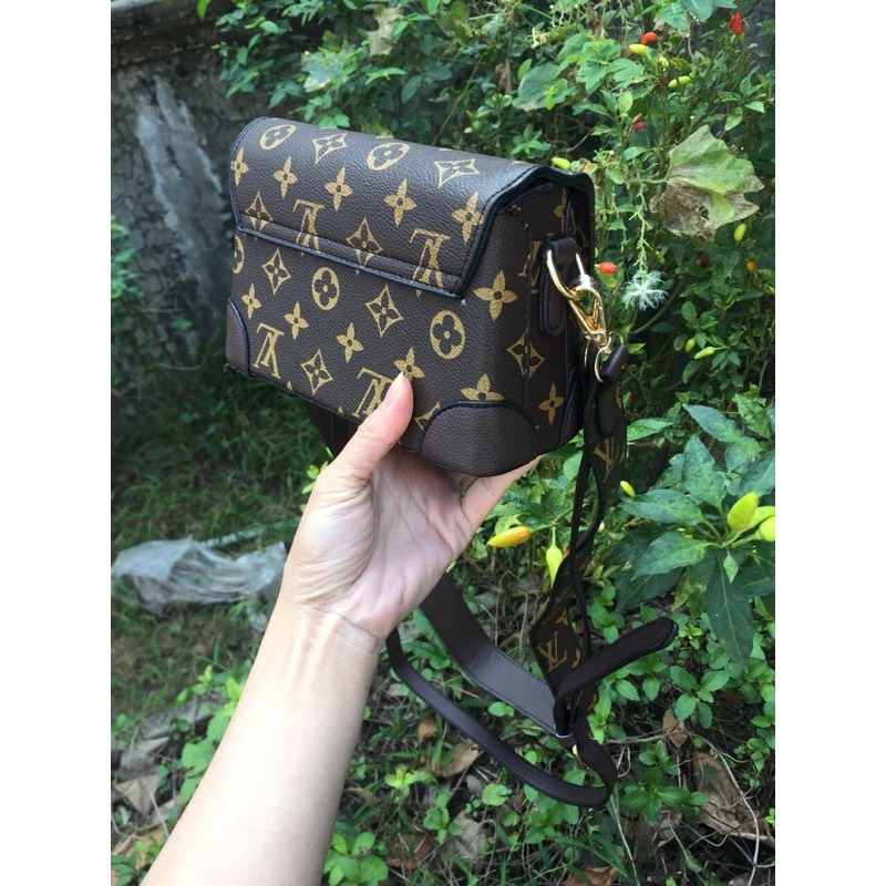 Túi Xách Nữ, Đeo Chéo Dáng Hộp Eo Vì Bản 2 Dây Thiết Kê Theo Xu Hương Thời Trang Mới Nhất