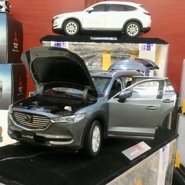 Mô hình xe SUV Mazda CX8 tỉ lệ 1:18