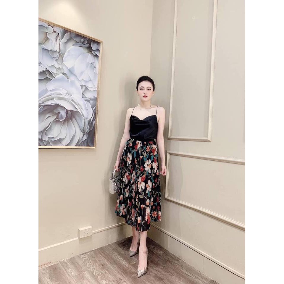 Chân váy hoa xếp ly