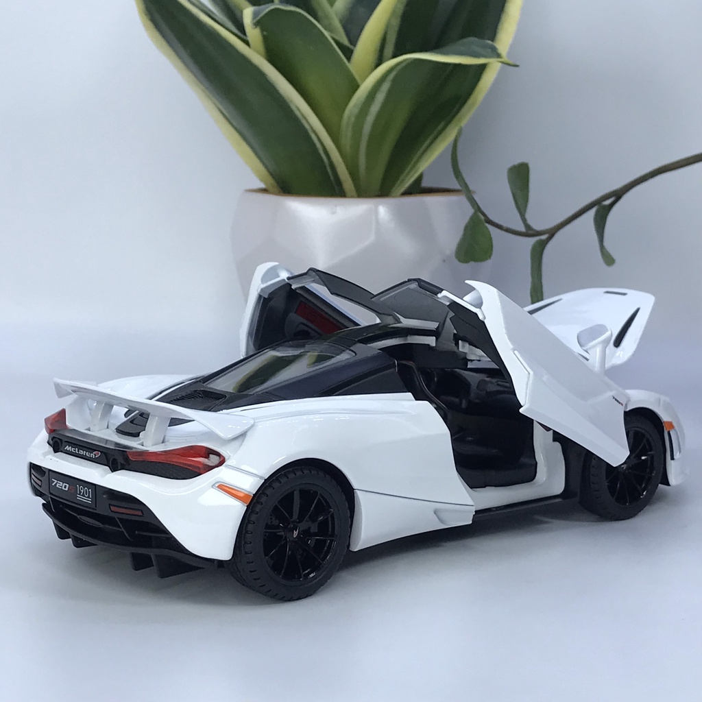 Mô hình siêu xe Mclaren 720S tỷ lệ 1:24 bằng kim loại