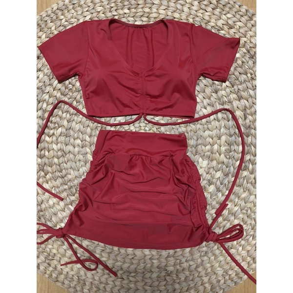 bikini 2 mảnh áo tay ngắn quần lửng rút hông