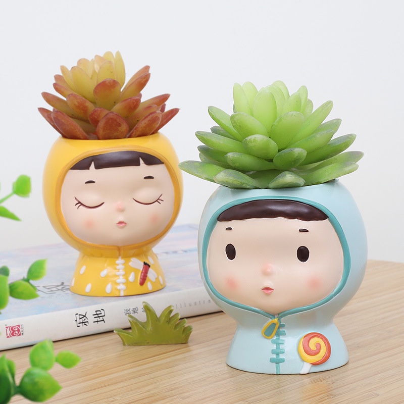 Chậu Cây Hình Bé Gái Dễ Thương