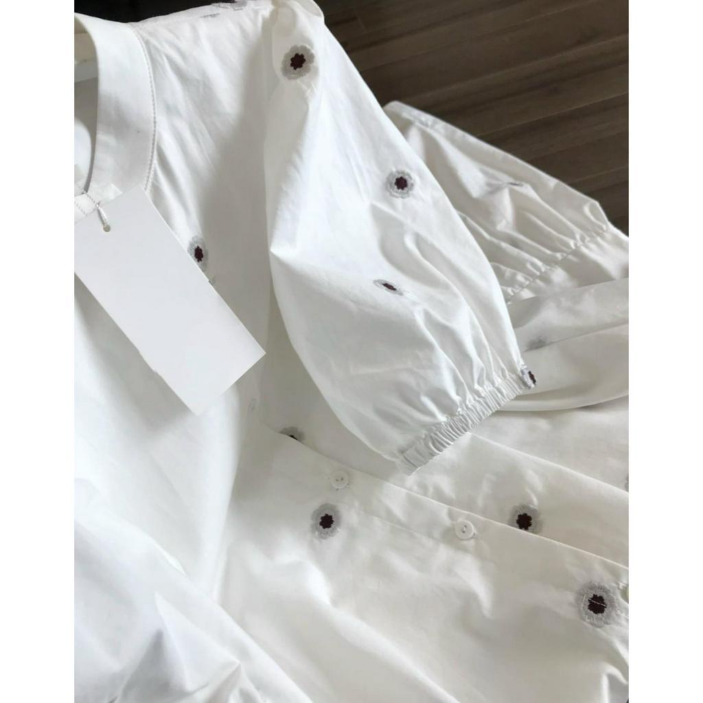 Đầm midi chất thô thêu hoa đuôi cá màu trắng V2813 Aholic