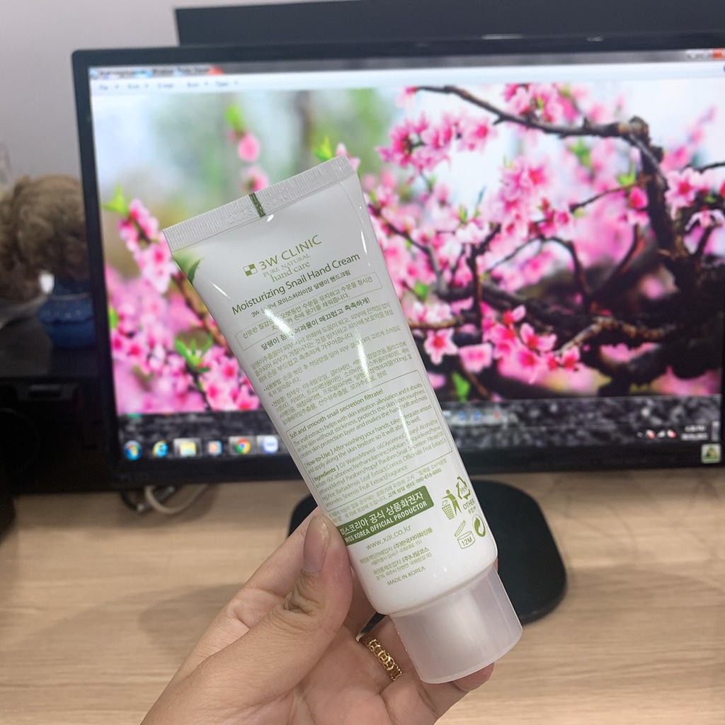 Kem dưỡng da tay chiết xuất từ dịch ốc sên 3W Clinic Snail Hand Cream 100ml