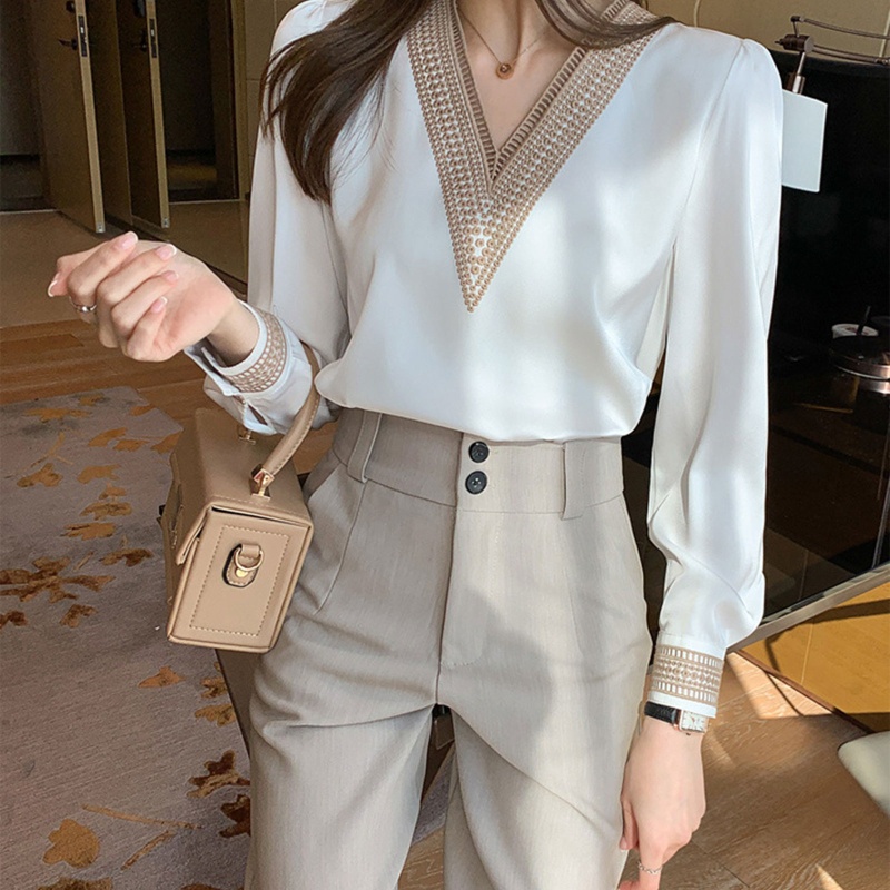 Áo Nữ Tay Dài Phối Ren Cổ Chữ V Thời Trang Quyến Rũ