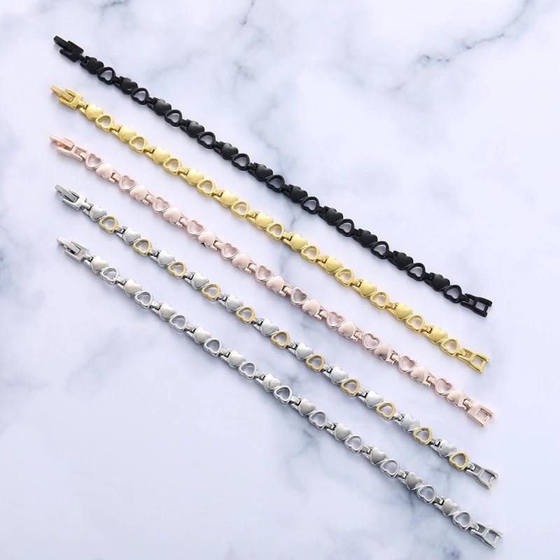 Vòng Tay Thép Titan Phối Nam Châm Hình Trái Tim Thời Trang