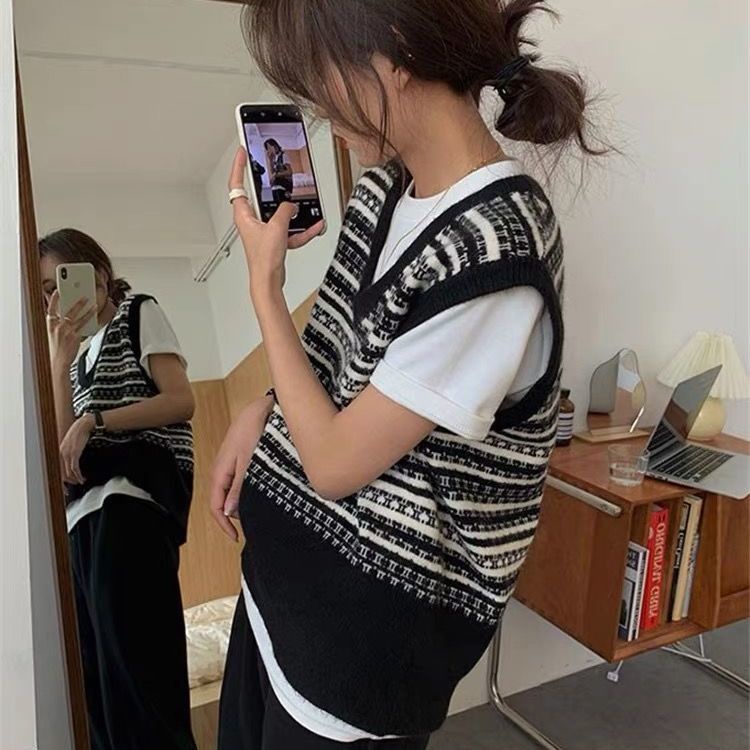 MỚI Áo sát nách cổ chữ V dáng rộng hoạ tiết kẻ sọc phong cách Vintage