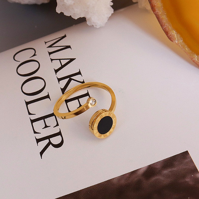 Nhẫn titan nữ không gỉ thiết kế mặt đen tròn khắc số la mã thời trang thanh nhã