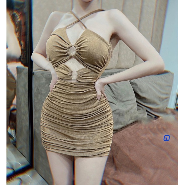 Đầm body cổ yếm khoét ngực