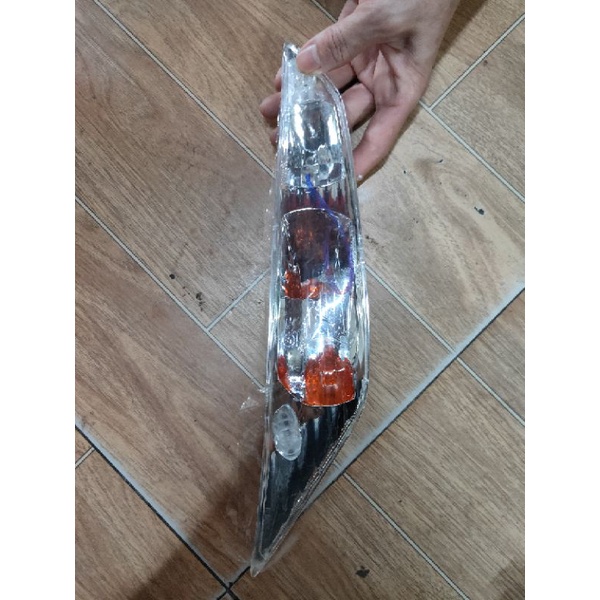 Xi nhan trước xe zip