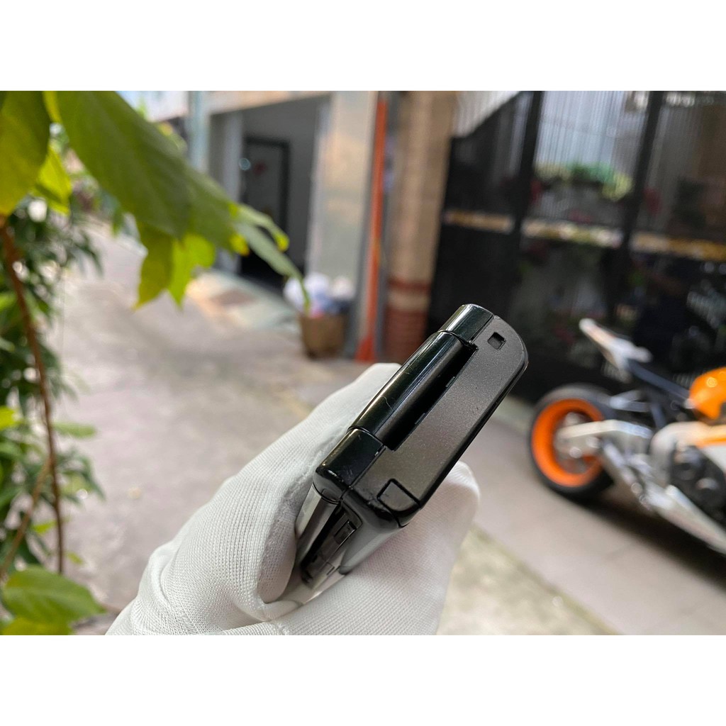 Điện thoại Sony Ericsson SO906i màu đen