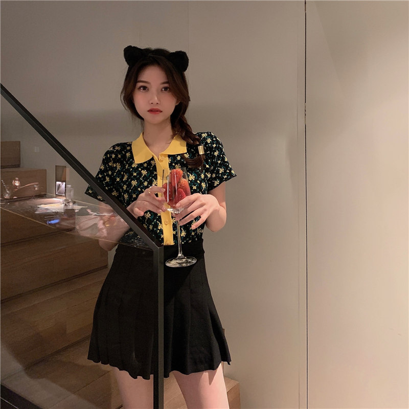 Áo nữ dệt kim tay ngắn họa tiết hoa xinh xắn phong cách retro