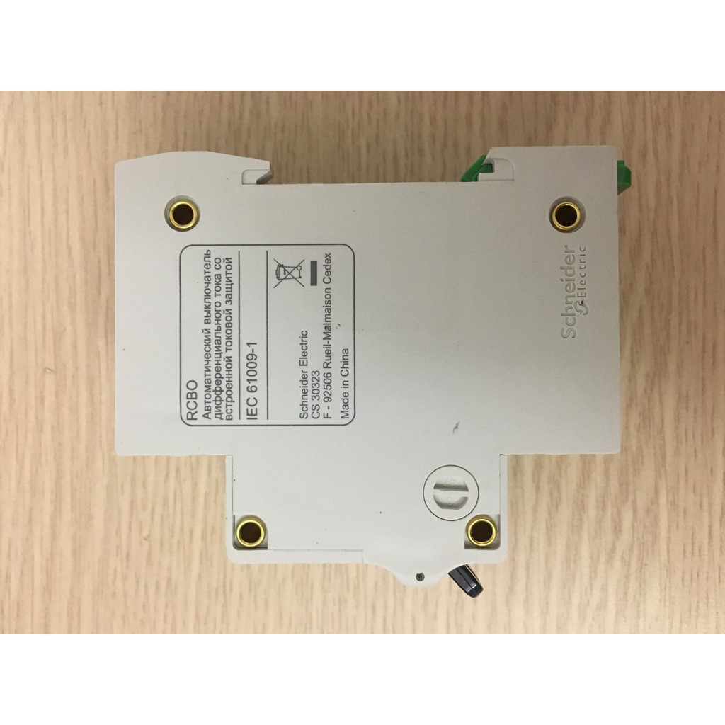 Attomat bảo vệ quá tải, ngắn mạch và dòng rò RCBO EZ9D34625