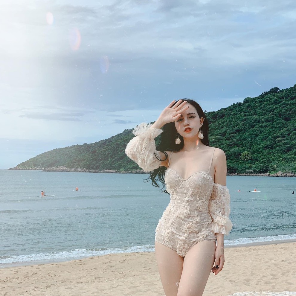 Bikini Liền 1 Mảnh Tay Dài Ren Hoa, Bộ Bơi Hai Dây Hở Lưng  Tuyệt Phẩm Phong Cách Tiểu Thư