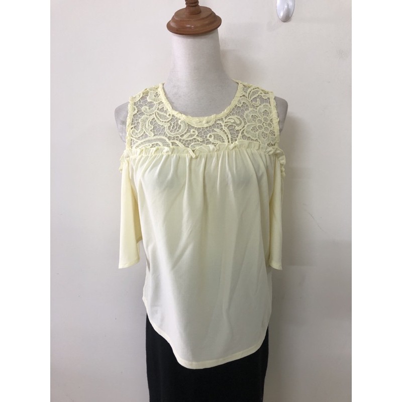 size M áo vải thun voan phối ren dày dặn 2hand màu vàng nhạt mới đét điệu