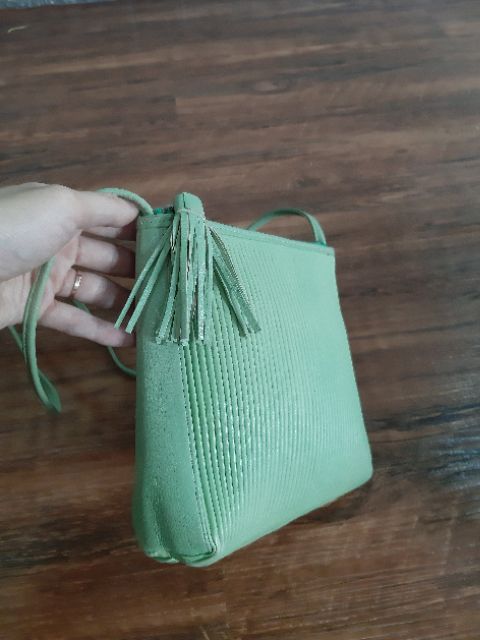 Túi đeo chéo size mini. Da thật