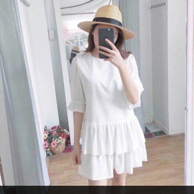 Đầm suông tầng trắng