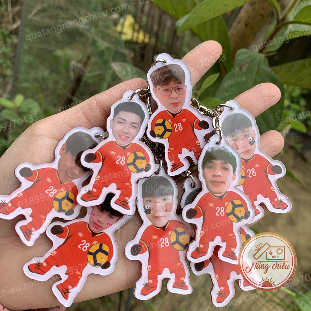 Móc khóa chibi cắt hình cầu thủ bóng đá, thần tượng đá bóng , cắt ghép hoạt hình đáng yêu, chất liệu mica sịn sò