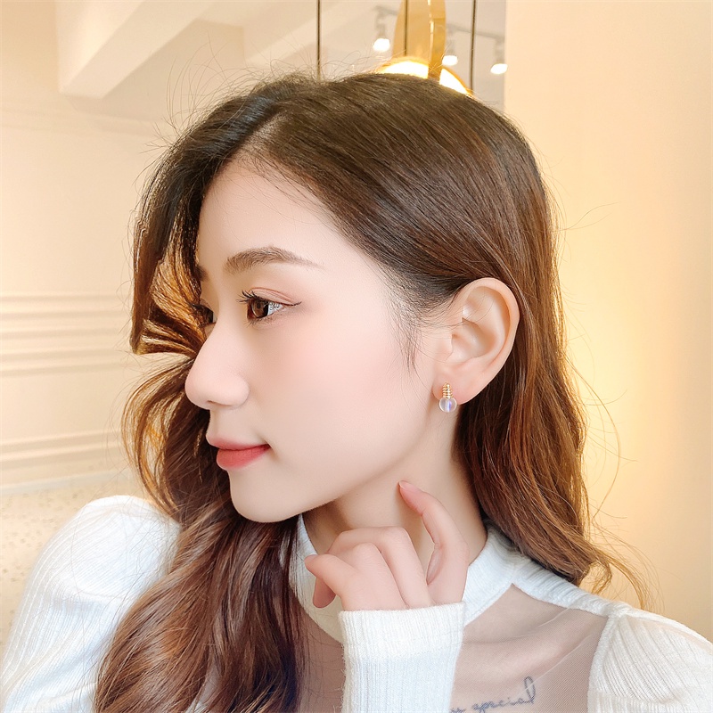 Khuyên tai kẹp không bấm lỗ chốt cố định K033 bằng nhựa trong suốt hình khối dáng ngắn Leous Accessories