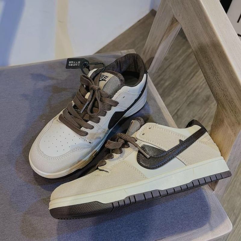 Giày thể thao nữ .