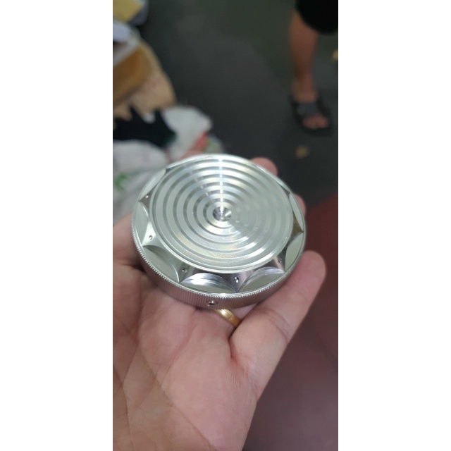 Ốp nắp bình xăng full inox mẫu thái gắn cho các dòng xe yamaha, suzuki, honda