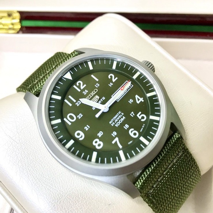Đồng hồ nam chính hãng Seiko 5 Quân Đội SNZG09K1S dây dù, mặt kính Hardlex Crystal -BẢO HÀNH 60 THÁNG