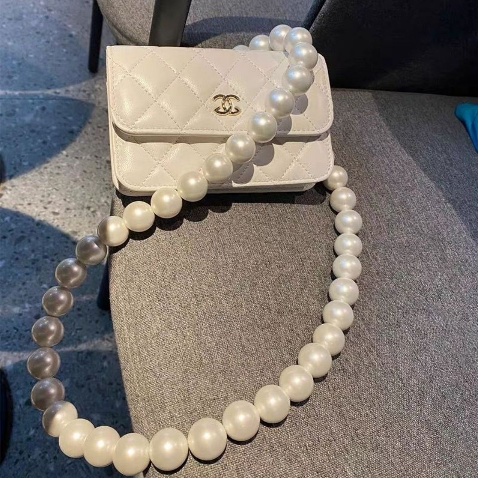 Túi đeo chéo thêu hoạt tiết dây đeo phối ngọc trai thời trang độc đáo