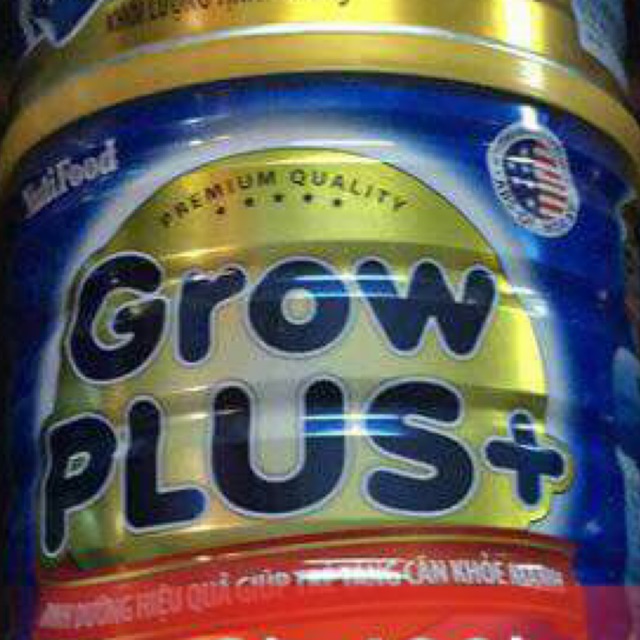 Sữa bột Nutifood Grow plus + xanh 900g