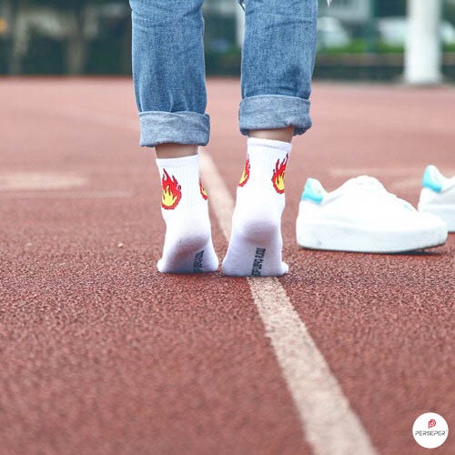 Tất cổ ngắn họa tiết lửa theo trend, chất liệu cotton co giãn bốn chiều - Cherry Shop