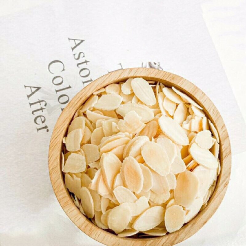 Hạnh nhân lát 100g chỉ có tại Xưởng Chè ngon và đồ ăn vặt